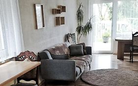 2-Zimmer Ferienwohnung, Monteurzimmer! 20 Min Zum Cgn Flughafen.